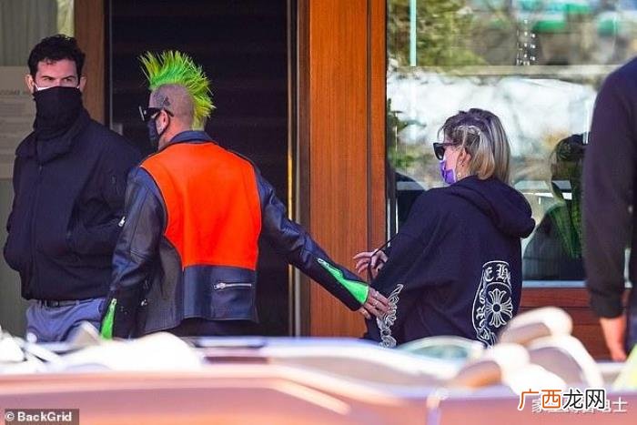 艾薇儿男友颜值一言难尽 艾薇儿离婚
