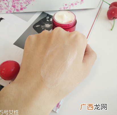 sk2神仙水樱花限定版价格 神仙水湿敷几分钟就好