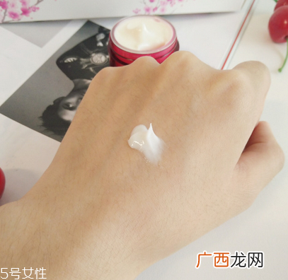 sk2神仙水樱花限定版价格 神仙水湿敷几分钟就好