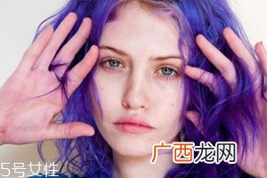 自己在家染发有伤害吗？应选用大牌染发剂