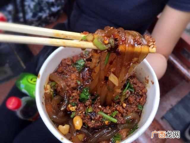 让我们来盘点一下 小吃街卖什么挣钱