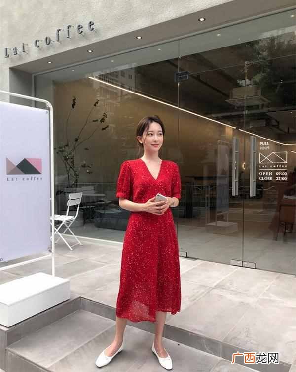 女人约会穿衣搭配技巧 女人约会穿什么衣服
