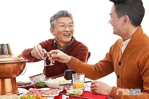 喝酒吐血怎么办酒后胃出血能自愈吗