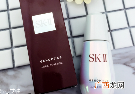 sk2小灯泡和小银瓶哪个好？sk2小灯泡使用测评
