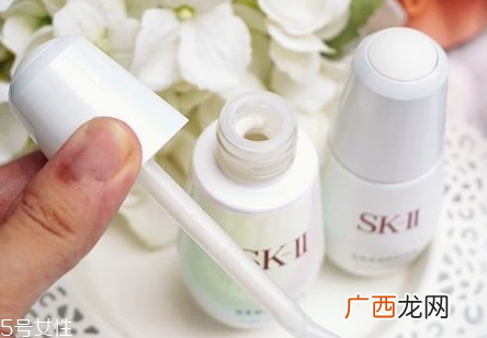 sk2小灯泡和小银瓶哪个好？sk2小灯泡使用测评