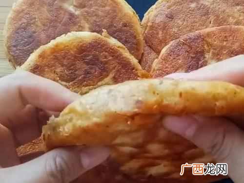 烧饼用的蓬松剂是什么意思（烧饼蓬松酥软的技