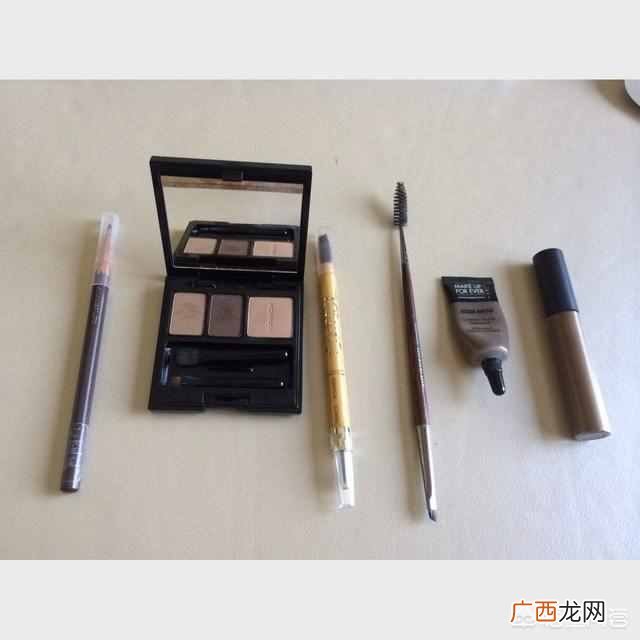 脸部化妆品介绍 新手购买化妆品买什么好