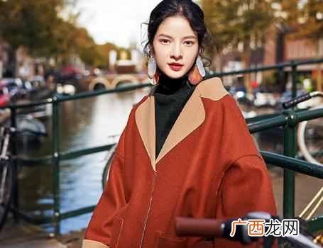 焦糖色衣服配什么颜色（女生焦糖色服装搭配示