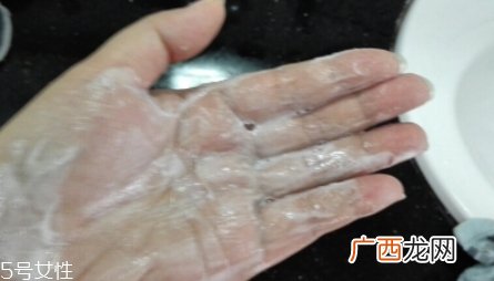 自然堂水润保湿系列怎么样 肌肤马上膨起来