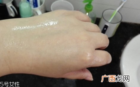 自然堂水润保湿系列怎么样 肌肤马上膨起来