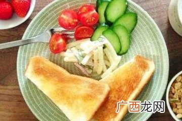 如何了解一天营养的摄入量