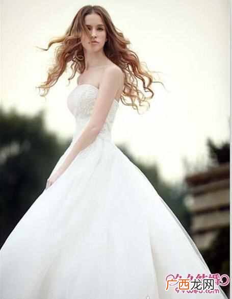 怎么穿抹胸婚纱更安全 抹胸婚纱怎么穿好看