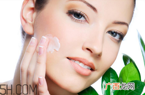 面霜什么时候用最好？保湿面霜哪个牌子好用？