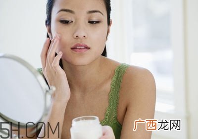 面霜什么时候用最好？保湿面霜哪个牌子好用？