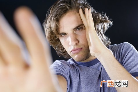 半夜起来小便突然晕倒怎么回事