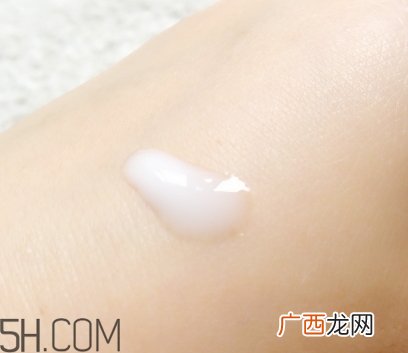 自然堂凝时鲜颜系列多少钱？来看看这个系列的产品