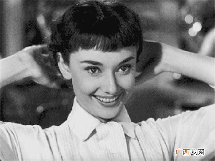 一个女人身上有贵气的特征，真正见过世面有贵气的女人