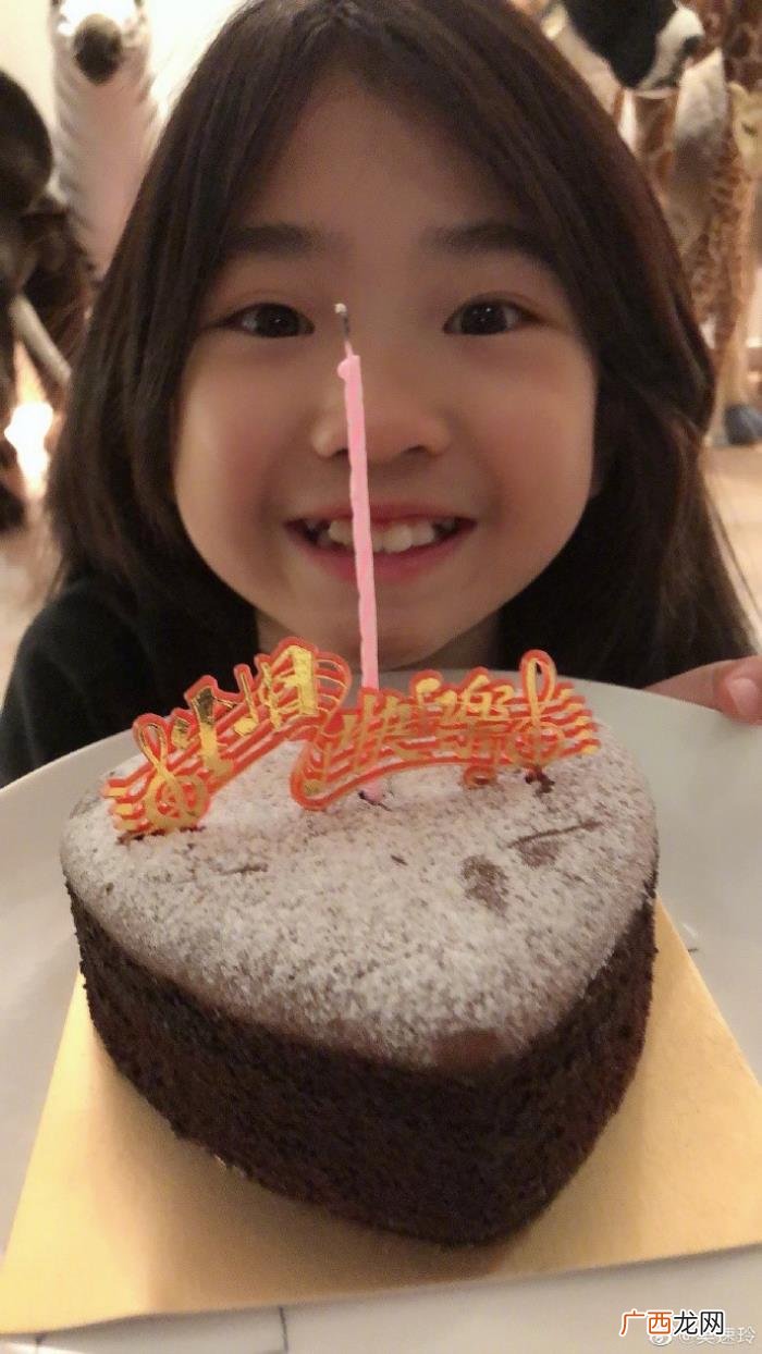 曹格41岁老婆罕晒二人合照 曹格的老婆