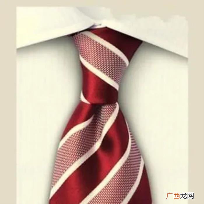 十种经典领带打法 半温莎结领带打法图解
