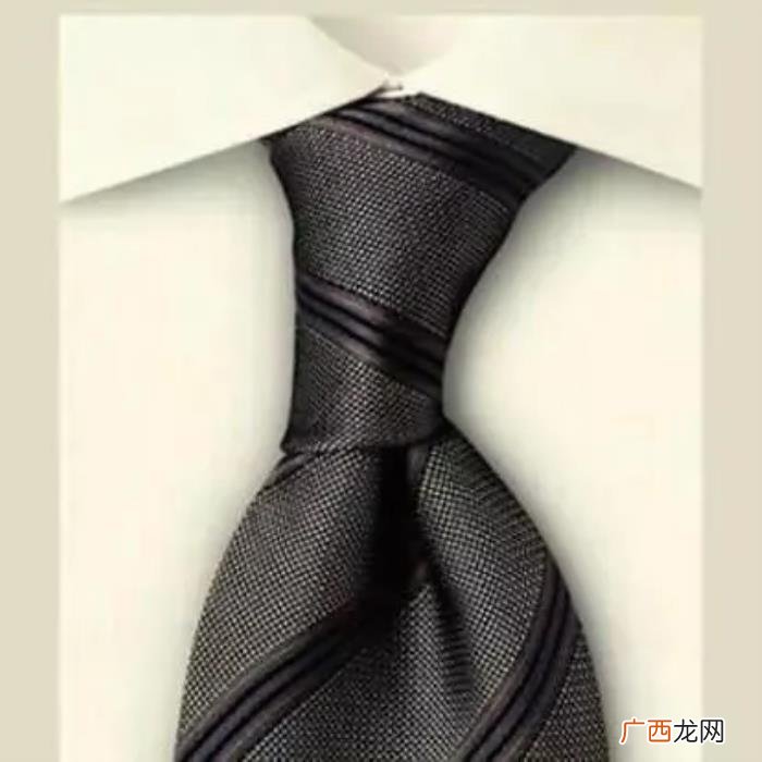 十种经典领带打法 半温莎结领带打法图解