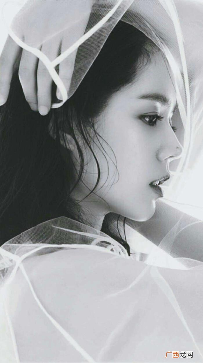 鼻子上的痣赏心悦目 鼻子上有痣的女人