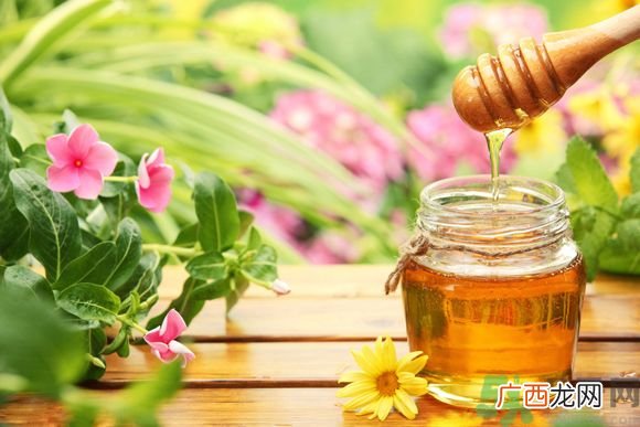 胃溃疡可以喝蜂蜜吗？服用蜂蜜要注意什么？