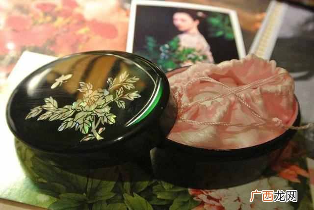 彩妆超市都有什么（化妆品超市加盟排行榜有哪