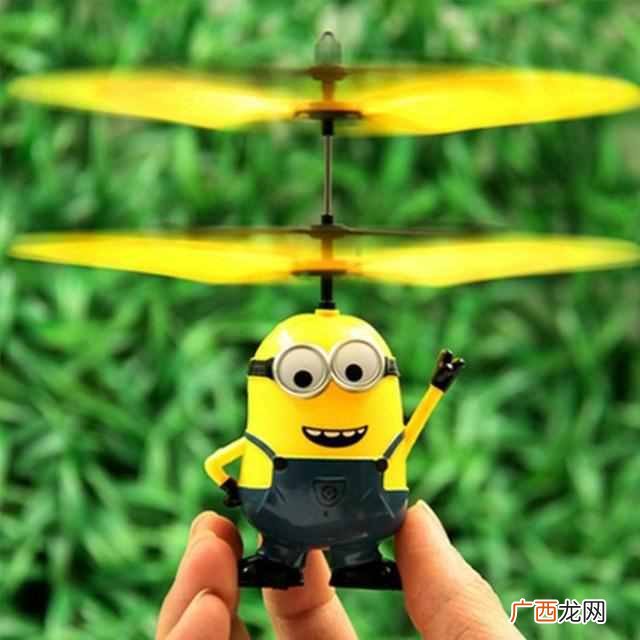 摆夜市卖什么小孩喜欢(摆地摊卖什么玩具赚钱
