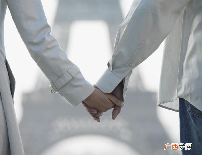 女人离异带孩子嫁未婚男被吐槽 离异女嫁未婚男的好处