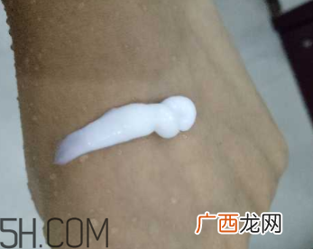 透真氨基酸洁面霜过敏吗？透真氨基酸洁面霜适合敏感肌吗？