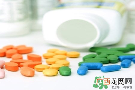 小孩为什么不能吃大人的药？父母给孩子喂药需注意