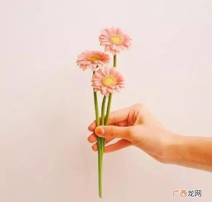 让情人感动到哭的话，对情人说的暖心话短句