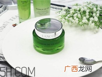 睡眠面膜晚上几点用好？晚上使用睡眠面膜的正确顺序