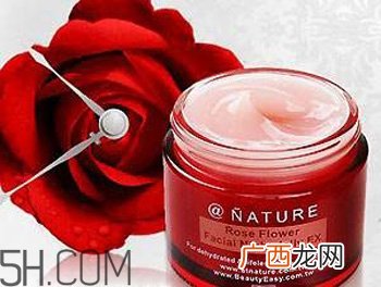 睡眠面膜晚上几点用好？晚上使用睡眠面膜的正确顺序