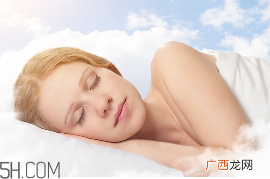 睡眠面膜和贴片面膜哪个效果好？贴片面膜和睡眠面膜有什么区别？
