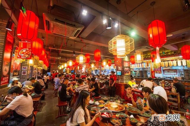 开一家火锅店的流程 开一家餐饮店赚钱吗
