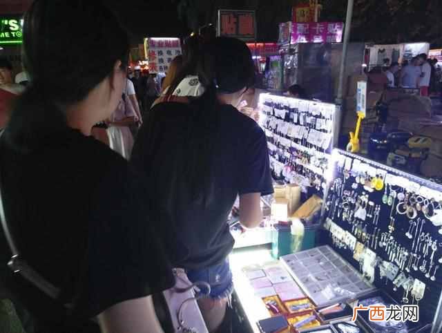 夜市卖耳环用什么摆（卖饰品需要准备哪些工具