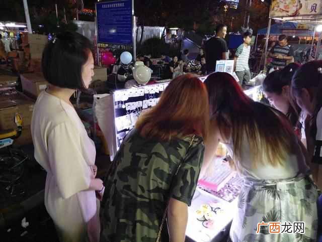 夜市卖耳环用什么摆（卖饰品需要准备哪些工具