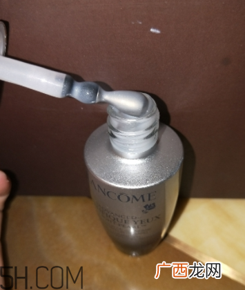 兰蔻小黑瓶大眼精华什么时候用？早上还是晚上？