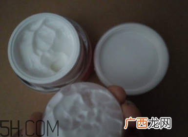 瓷肌御雪祛斑霜夏天能用吗？瓷肌御雪祛斑夏天用油吗？