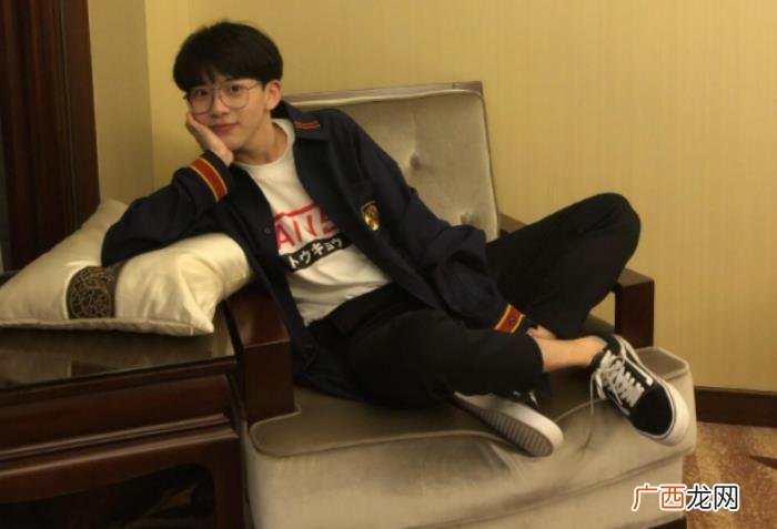 费启鸣凭什么征服娱乐圈 费启鸣怎么火的