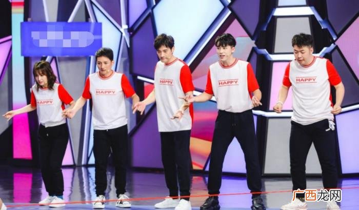 费启鸣凭什么征服娱乐圈 费启鸣怎么火的