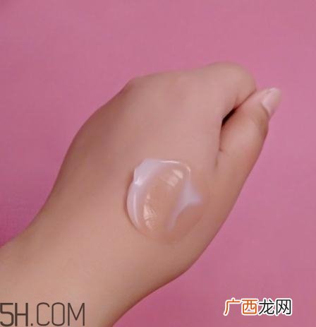 萱姿玫瑰水精华霜怎么样？萱姿玫瑰水精华霜有激素吗？