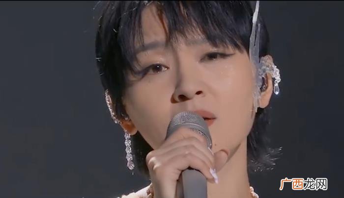 为什么周笔畅会粤语，周笔畅组粤语歌燃炸全场