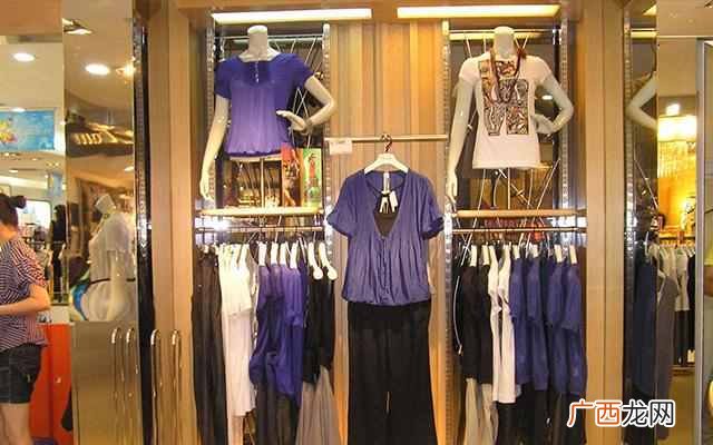 如何正确挂衣服 什么是衣服的正挂