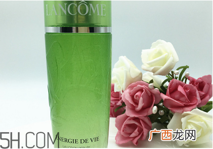 兰蔻绿水专柜价格 兰蔻哪款护肤品适合油性皮肤使用