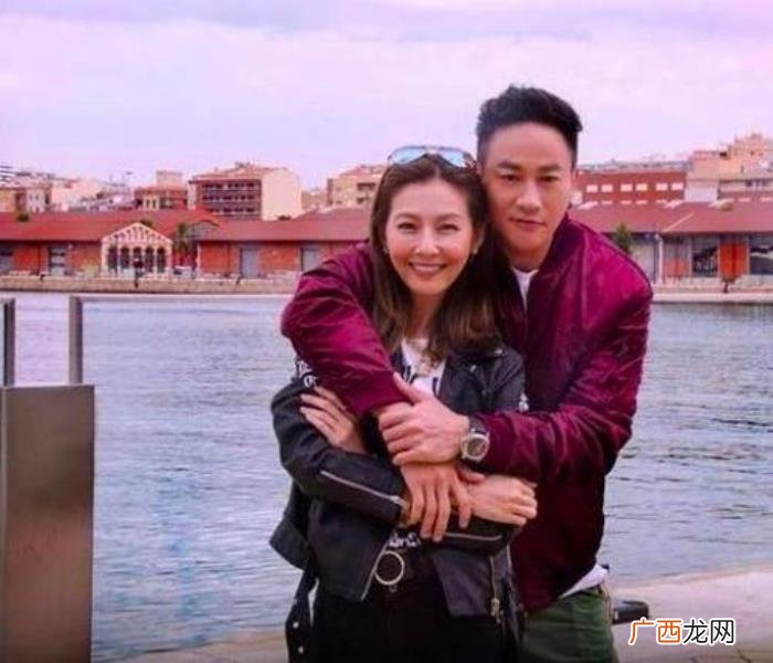 何润东晒与妻子出游照 何润东真实身高