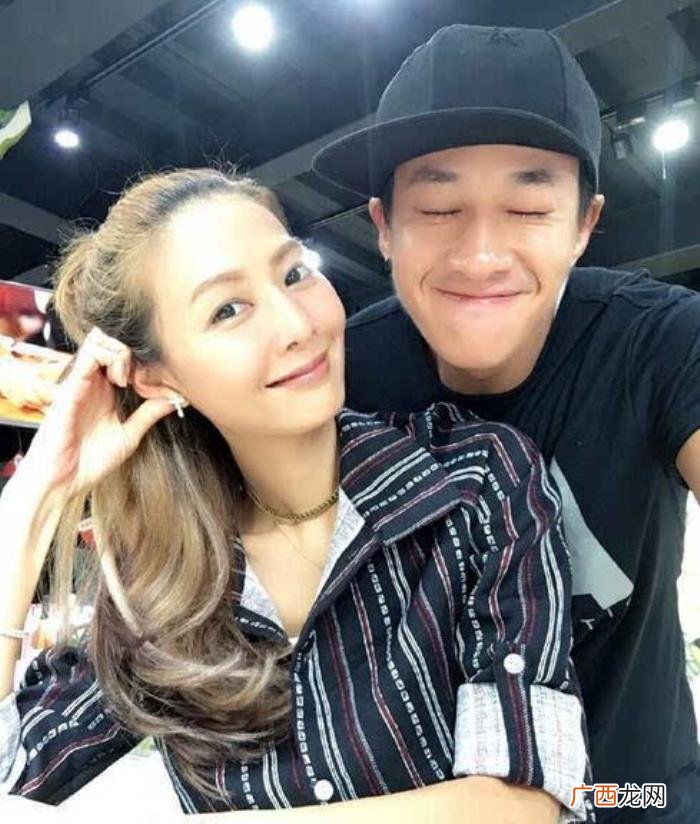 何润东晒与妻子出游照 何润东真实身高