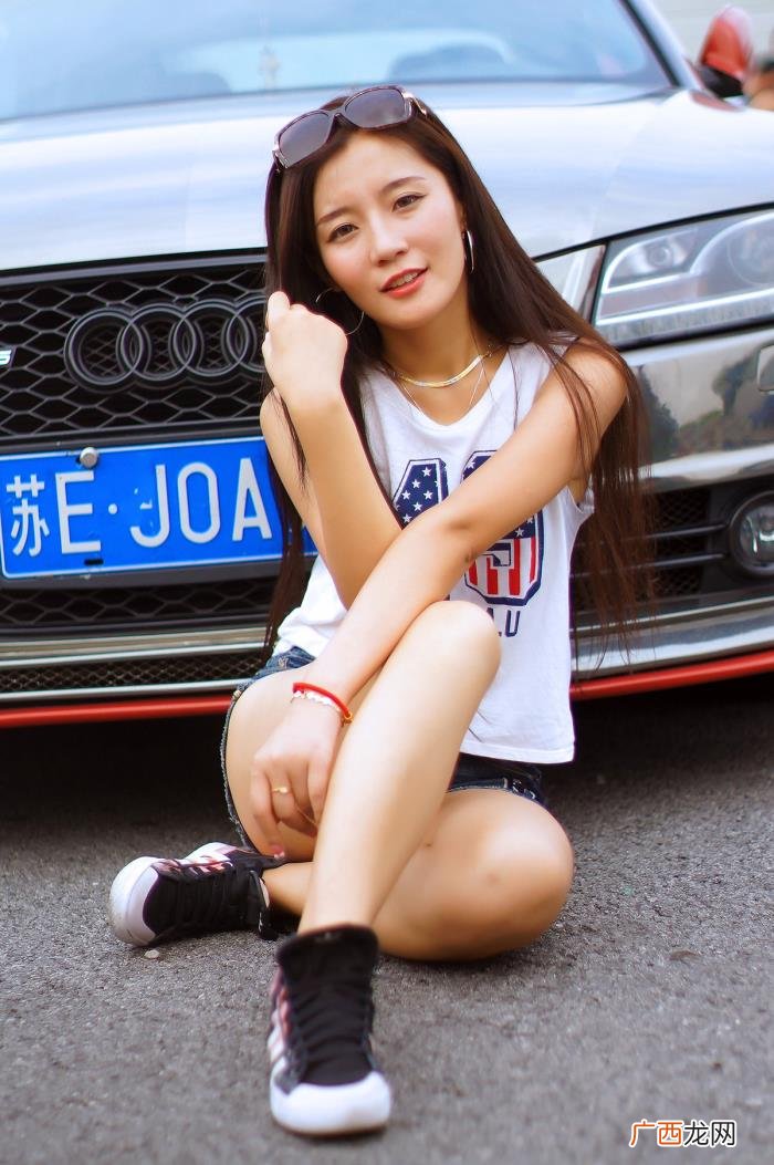 何润东晒与妻子出游照 何润东真实身高