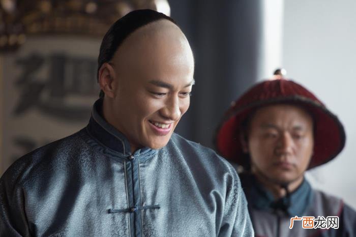 何润东晒与妻子出游照 何润东真实身高